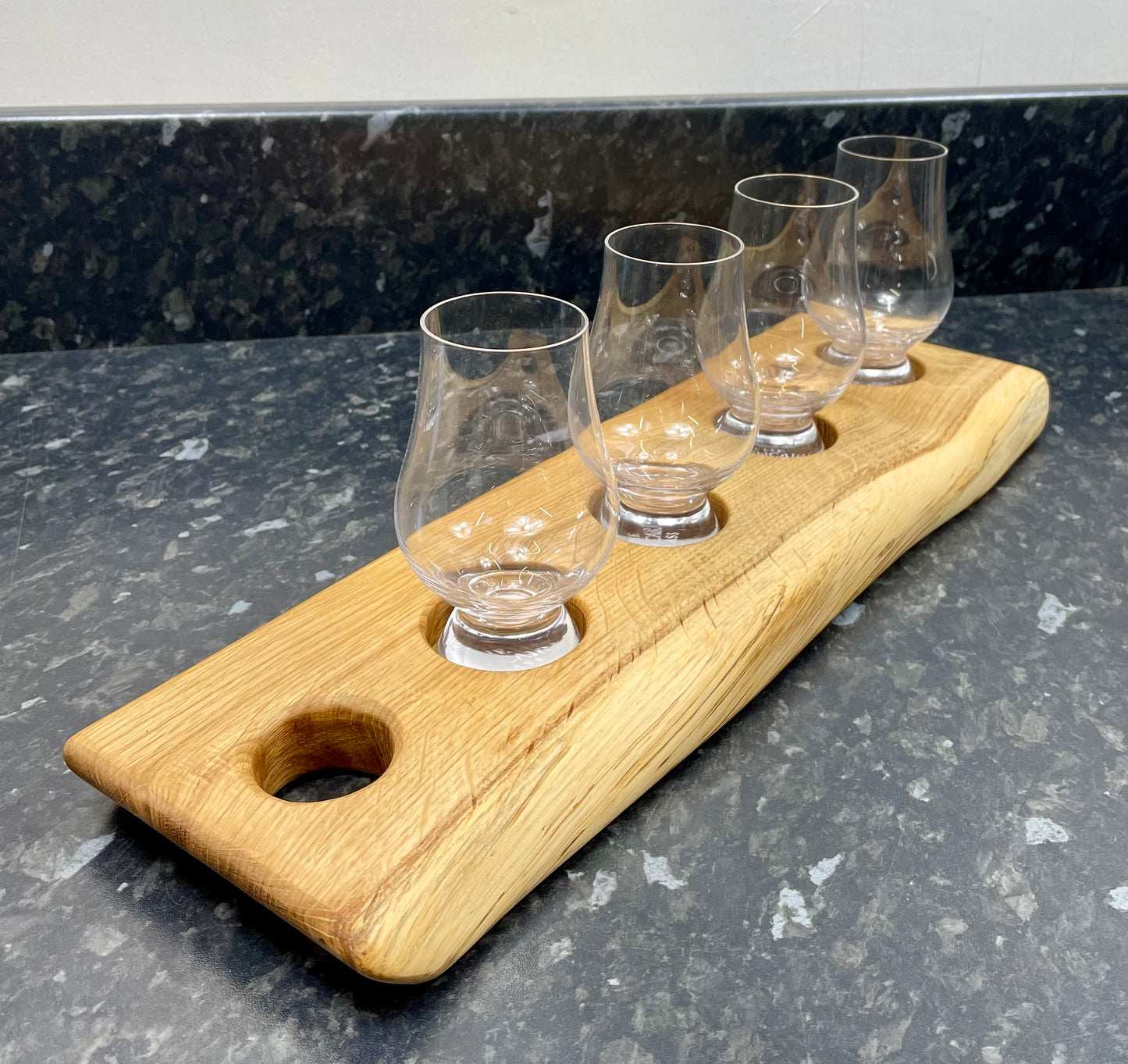 Tasting Flight with 4 Glencairn Whisky Glasses (4Gcn-1139)