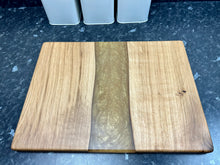 Load image into Gallery viewer, Oak &amp; Resin &quot;Stream&quot; Serving Board (Str-831)

